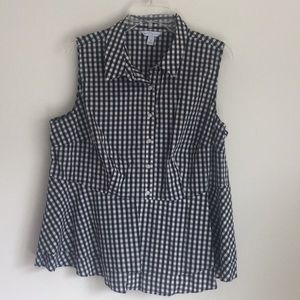 Black & white checked sleeveless shirt. Size 0X.